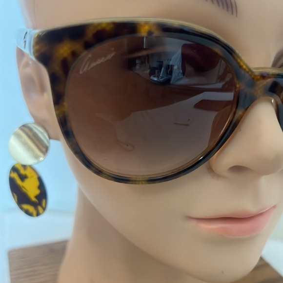 Chloe Accessory round Gold Plated Dangling Animal Earrings - Picture 5 of 7